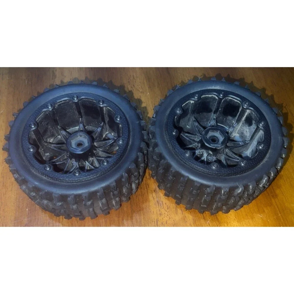 Duratrax Lockup DTXC5541 ST BELTED 2.8 Mounted Front/Rear 14mm Black-Set Of 2